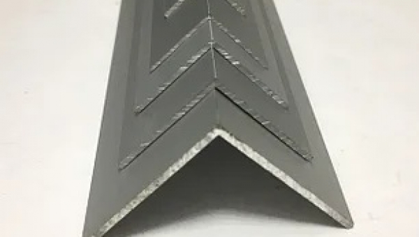 Уголок алюминиевый, толщина 1 мм